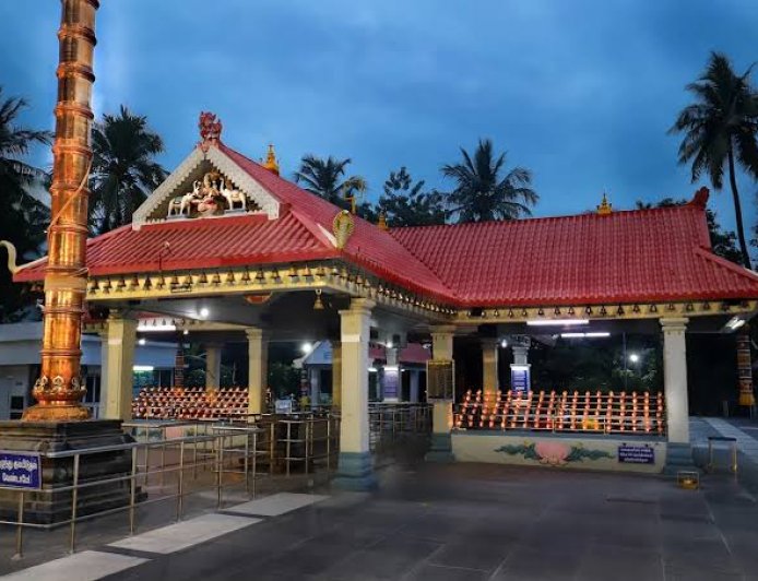 திருச்சி ஐயப்பன் கோவிலில் கலை கட்டிய ஐயப்ப பக்தர்கள்